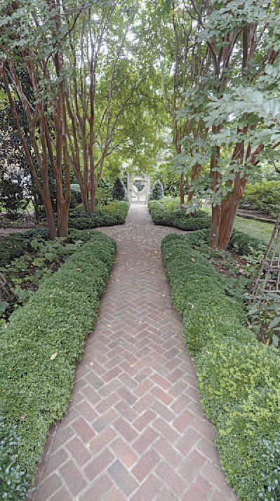 5111 Cary Street Road: 12
